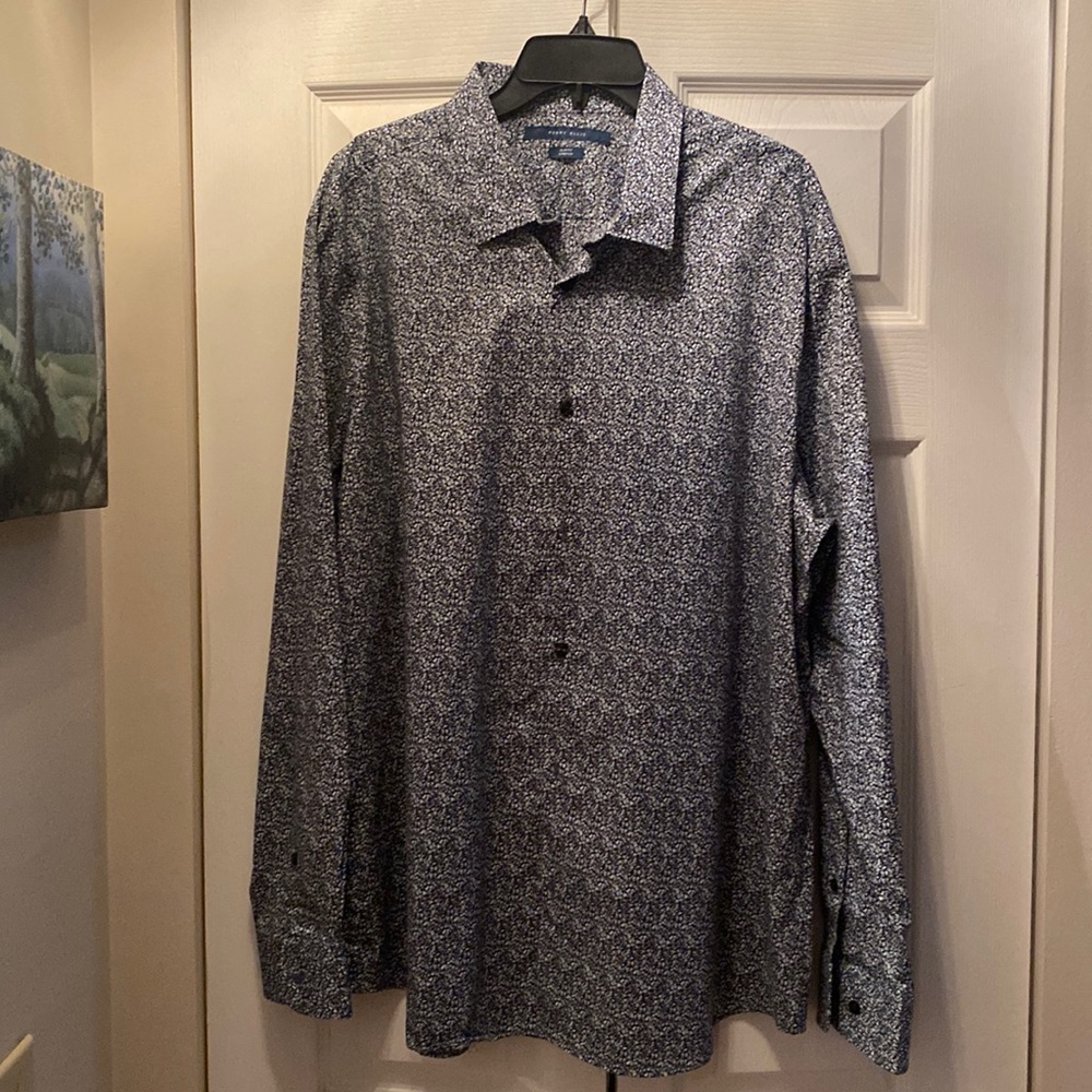 Perry Ellis Mens button down shirt